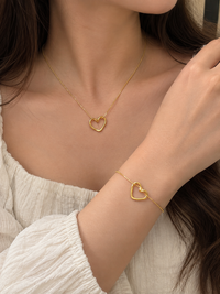 Elegant Heart Pendant & Bracelet Set 💛